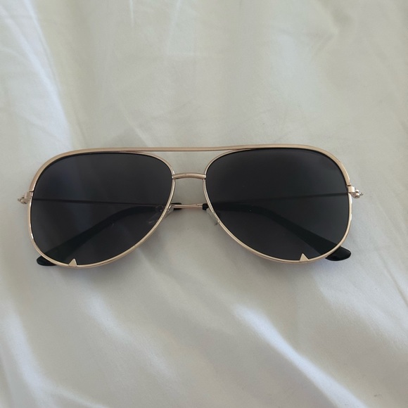Accessories - Aviator sunglasses